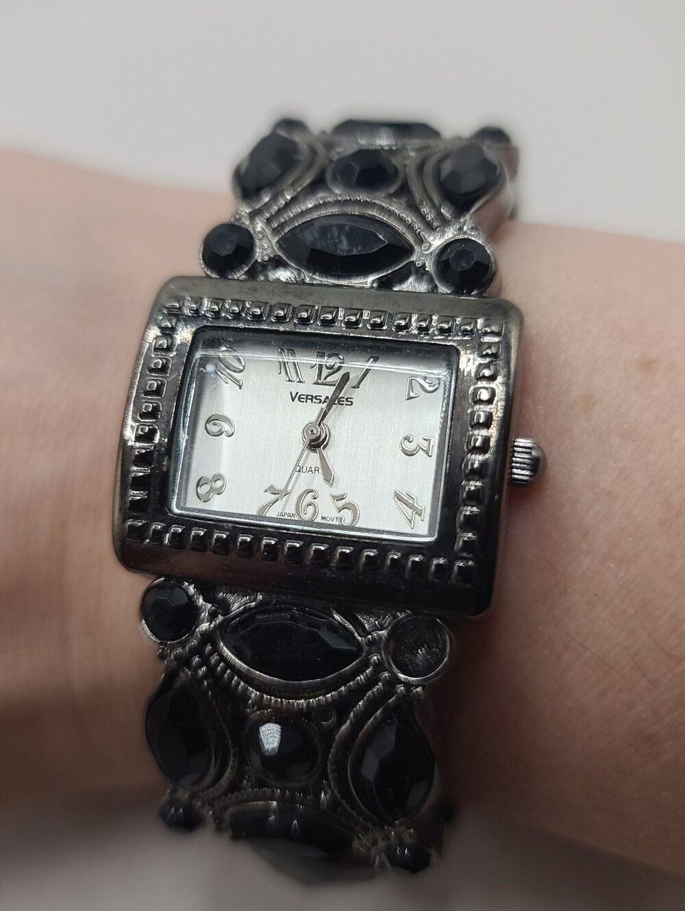 Versales Women's Black Gem Cuff Bracelet Watch